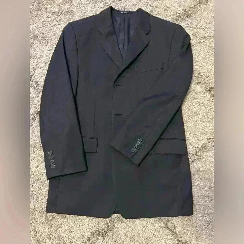 Calvin Klein 38R suit jacket from Lord and Taylor 100% wool. (G117)